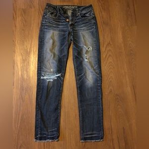 American Eagle ripped jeans 00